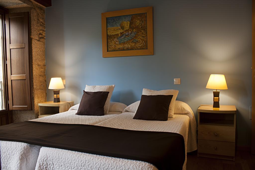 Pr Badalada Hotel ซานติอาโก เด กอมโปสเตลา ภายนอก รูปภาพ
