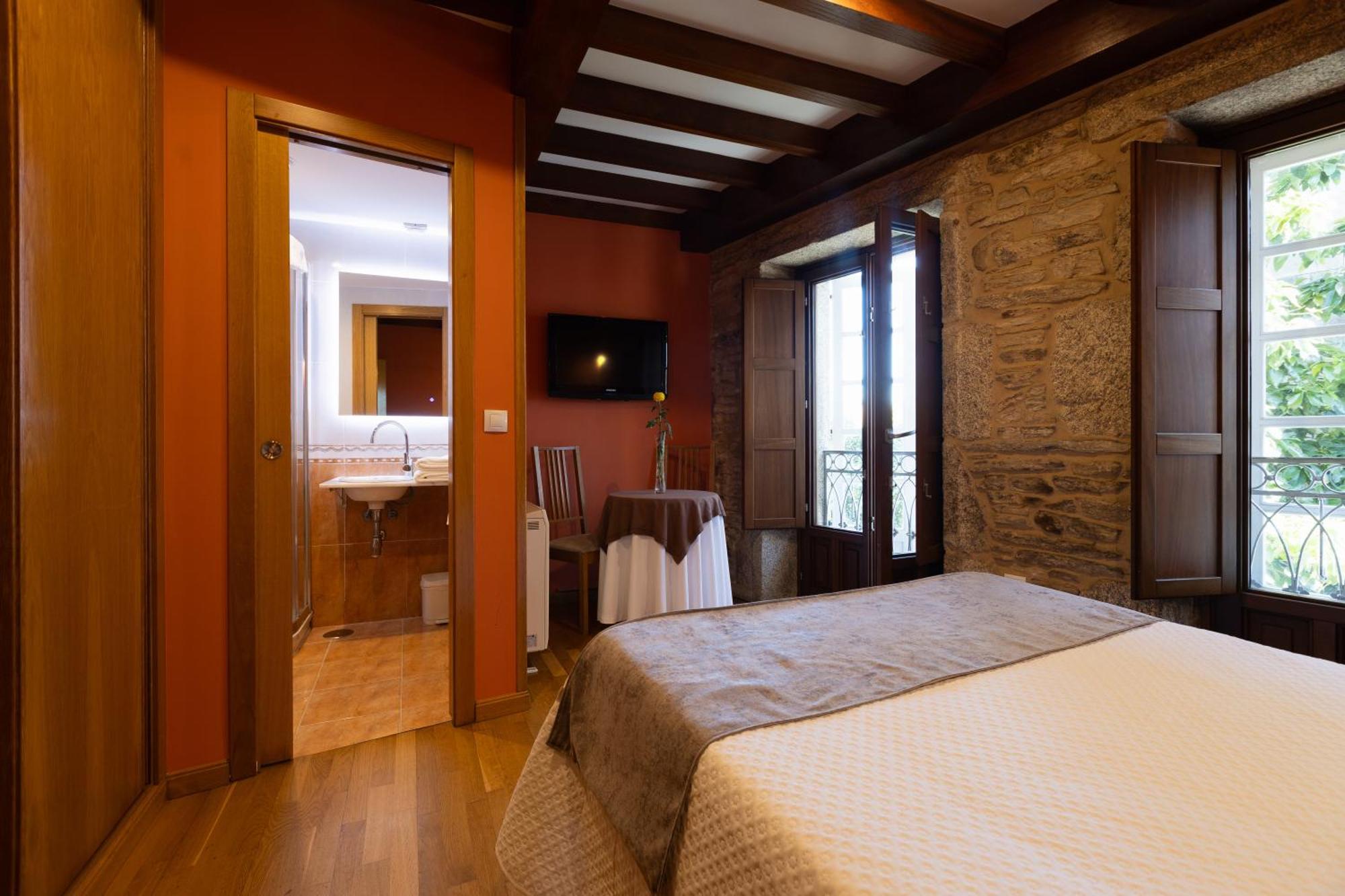 Pr Badalada Hotel ซานติอาโก เด กอมโปสเตลา ภายนอก รูปภาพ