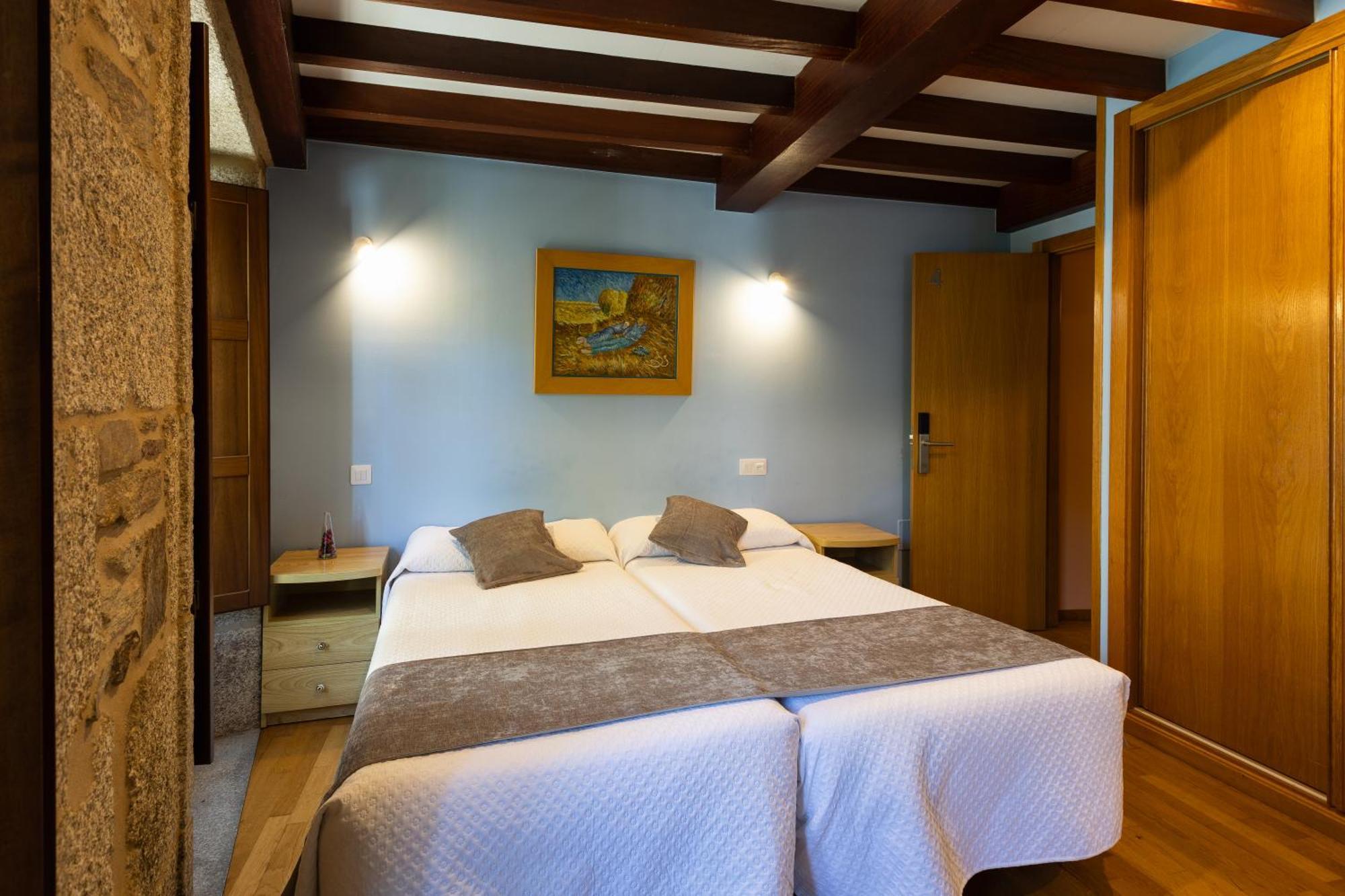 Pr Badalada Hotel ซานติอาโก เด กอมโปสเตลา ภายนอก รูปภาพ
