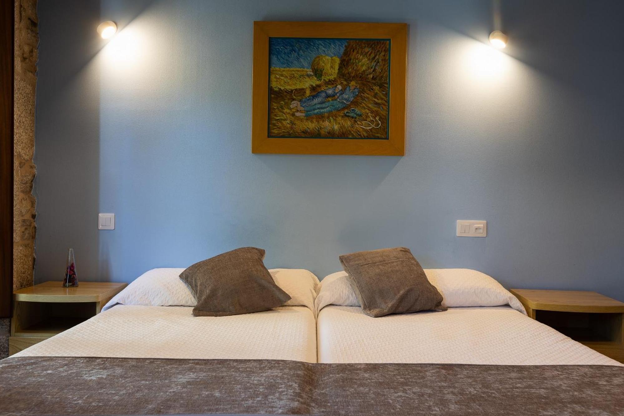 Pr Badalada Hotel ซานติอาโก เด กอมโปสเตลา ภายนอก รูปภาพ