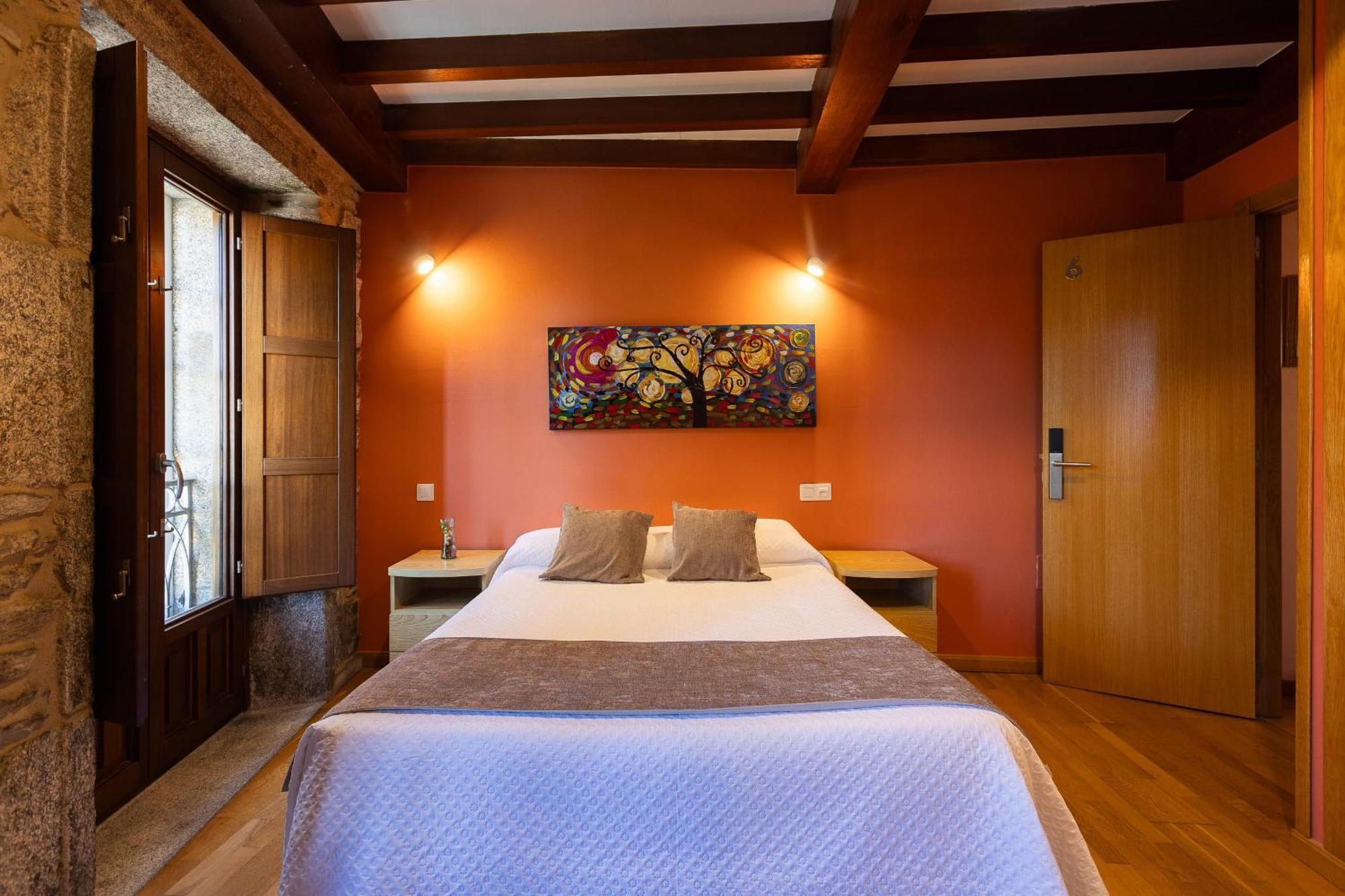 Pr Badalada Hotel ซานติอาโก เด กอมโปสเตลา ภายนอก รูปภาพ