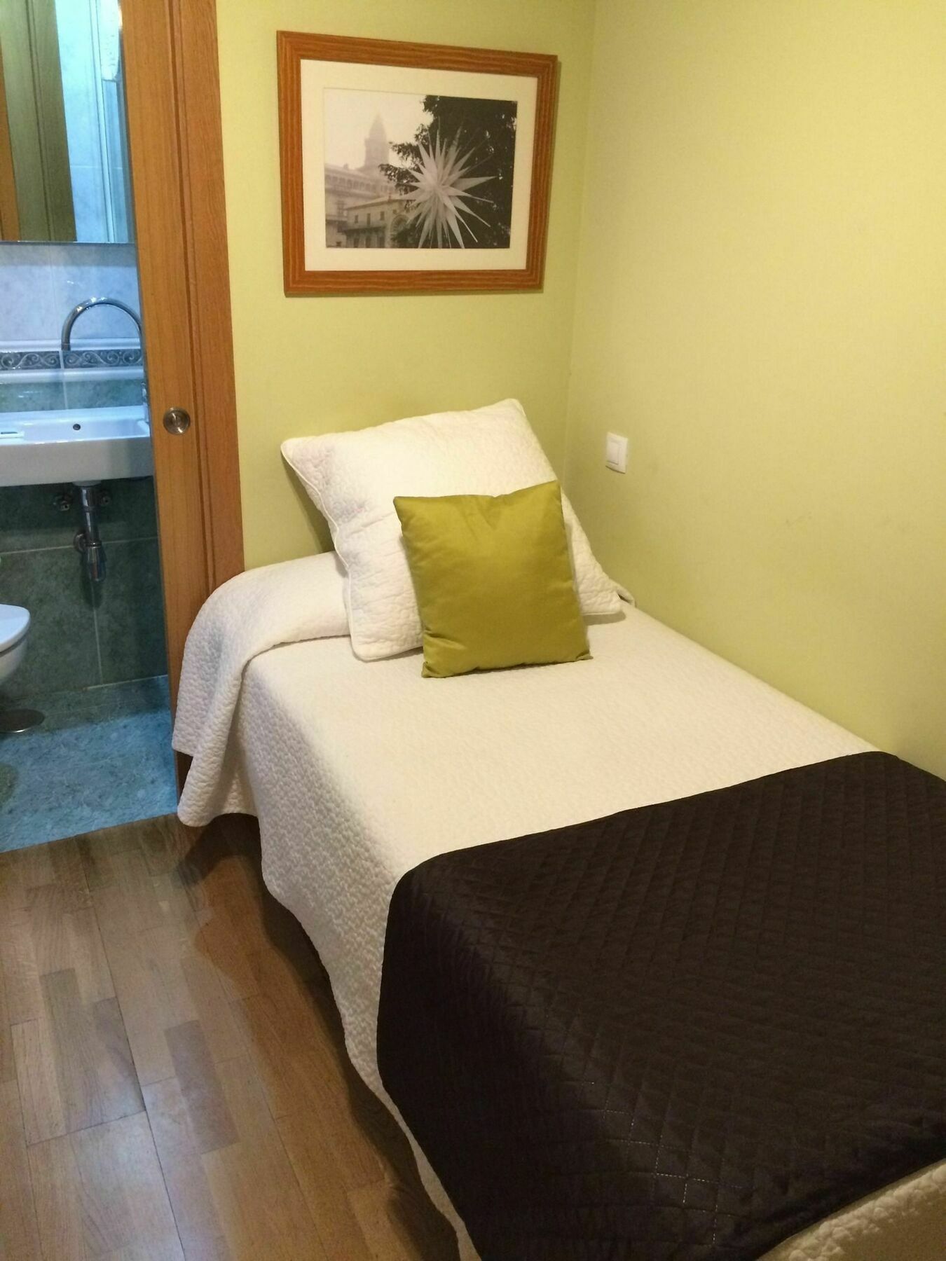 Pr Badalada Hotel ซานติอาโก เด กอมโปสเตลา ภายนอก รูปภาพ